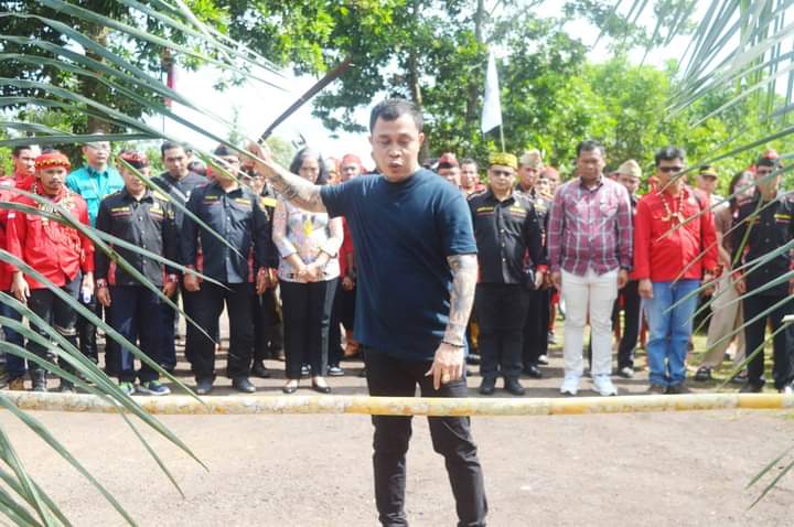 Buka Acara Musda TBBR di Bengkayang, Panglima Jilah : Pin Pintar khusus untuk 1 juta anak Dayak